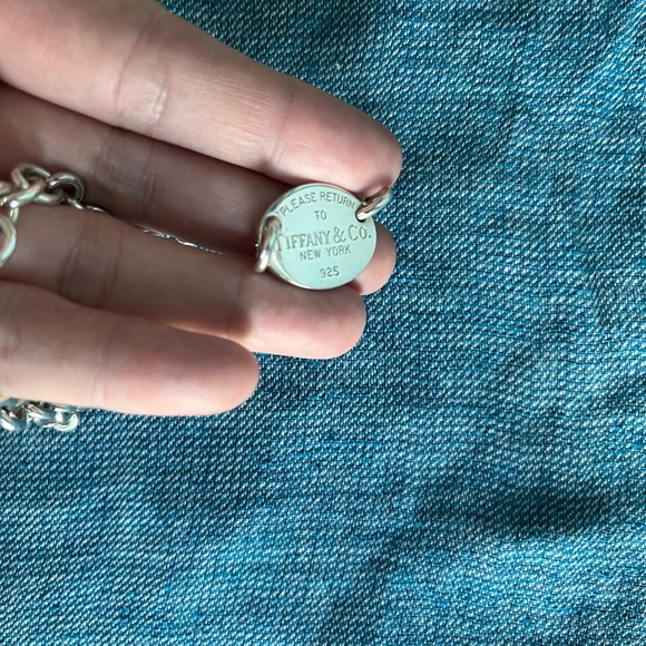 Return to Tiffany Oval Tag Necklace - Picture 4 of 5